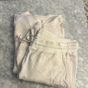 Gently Used (Worn Once) Lou and Grey Signature Soft Jogger Set (Cream) Size L